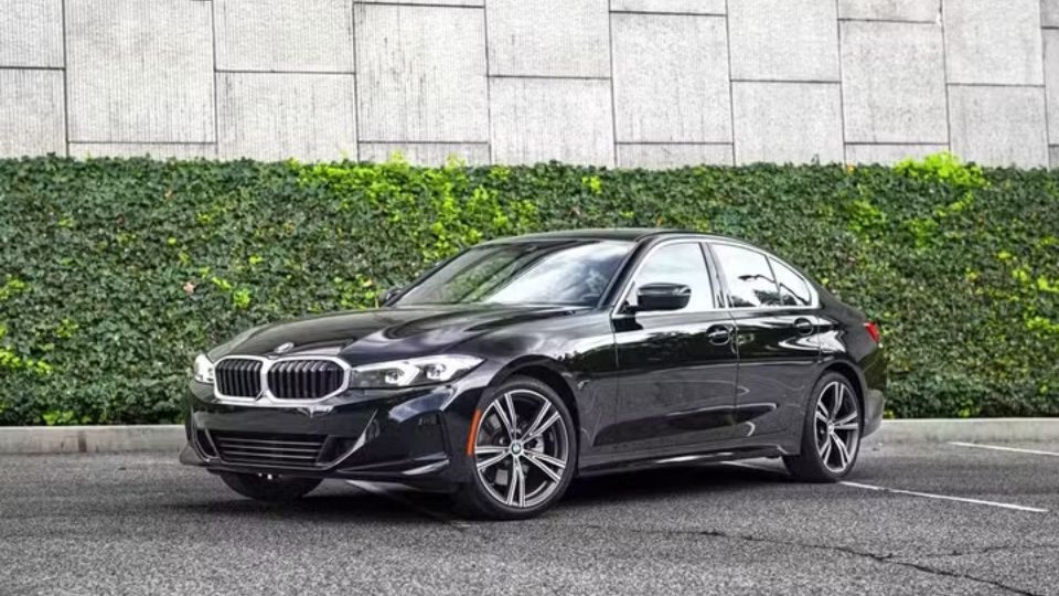 BMW 3 Series car rental in Braintree on Turo