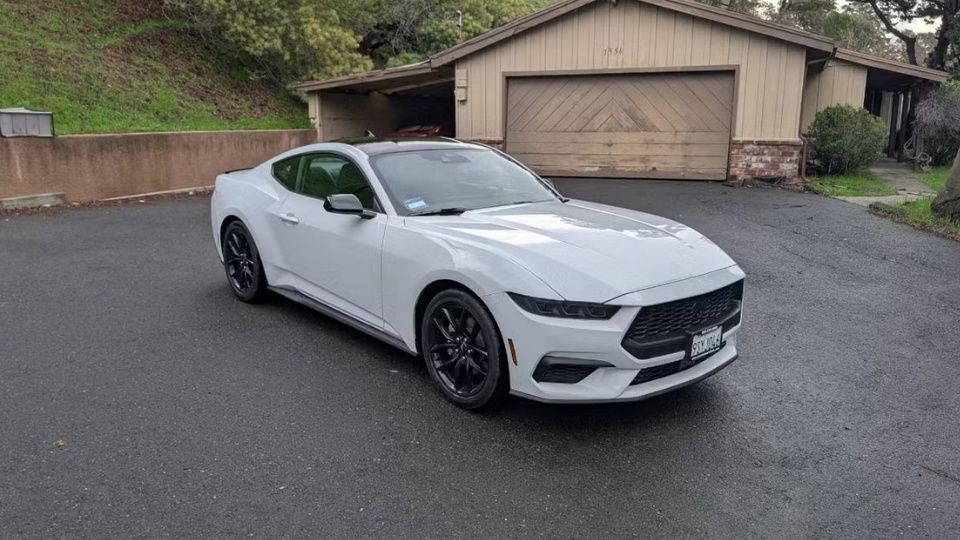 Ford Mustang car rental in Saratoga Springs on Turo