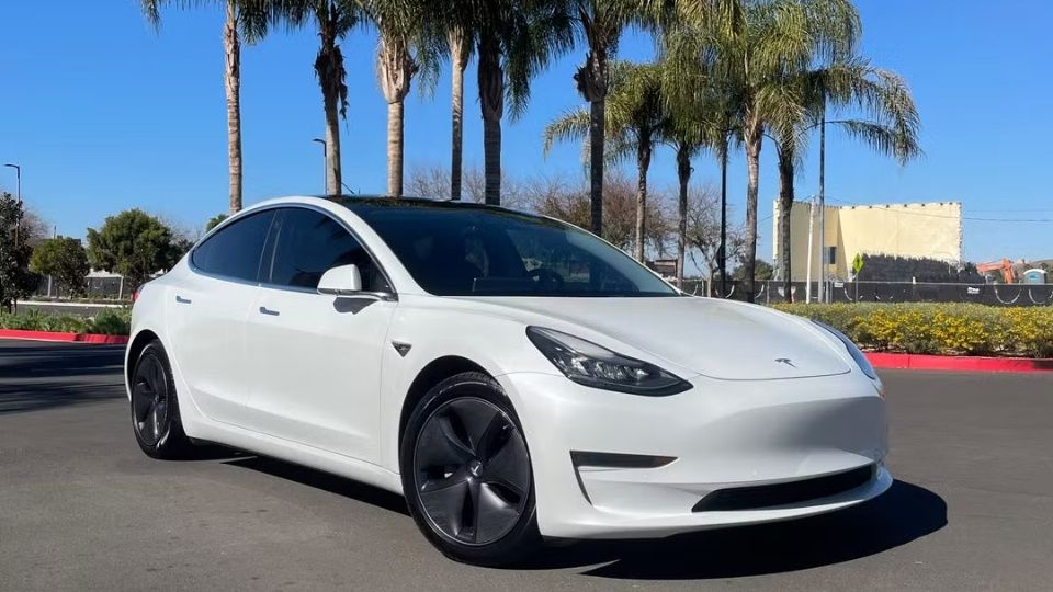 Tesla Model 3 2019 car rental Hemet, CA