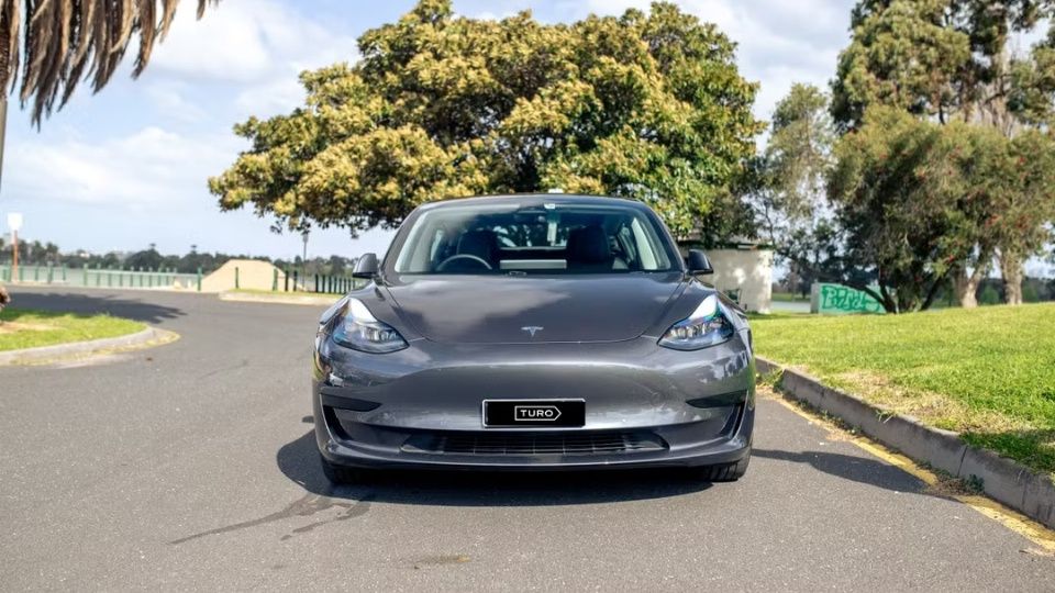 Tesla MODEL 3 car hire on Turo in Craigieburn