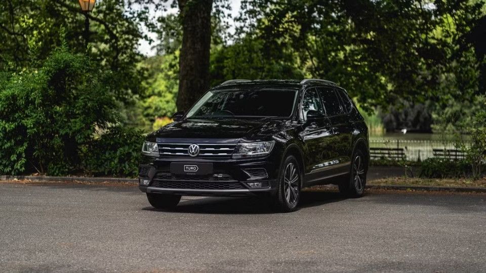 Rolls-Royce Dawn rental alternative on Turo