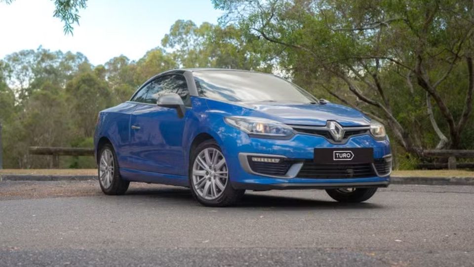 Renault MEGANE car hire on Turo in Cooma