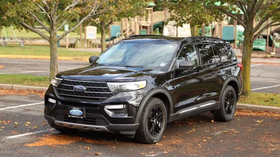Ford Explorer car rental in Port Angeles on Turo