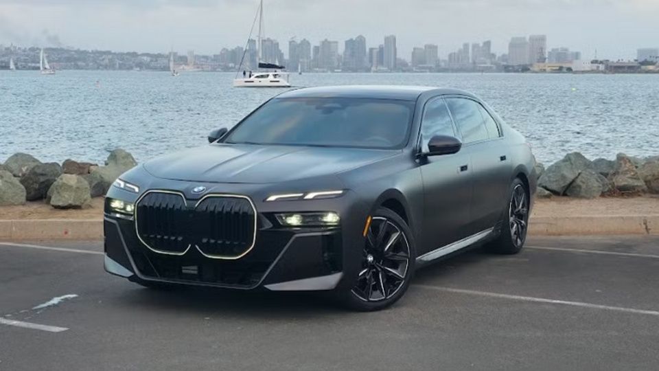 BMW 7 Series luxury car rental in San Diego on Turo