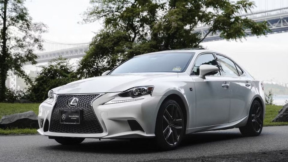 Lexus IS car rental in Bronx on Turo