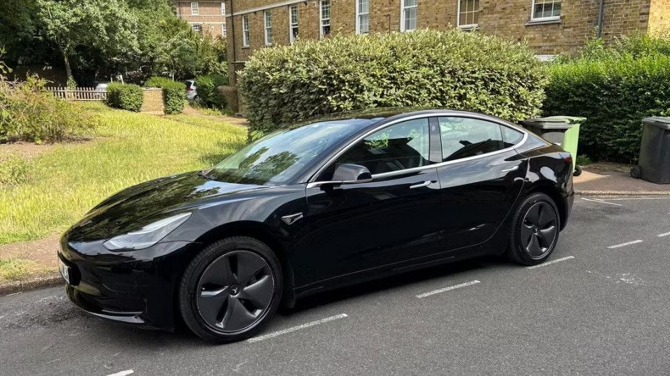 Tesla Model 3 car rental near Heathrow Airport on Turo