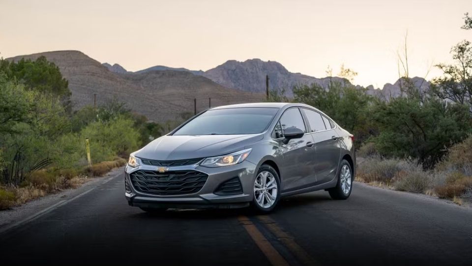 Chevrolet Cruze car rental in Bullhead City on Turo