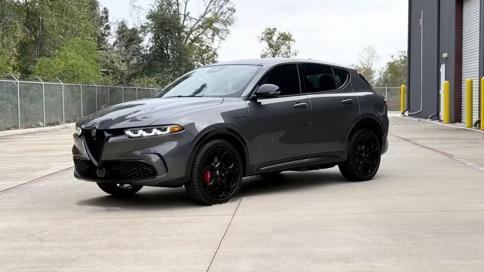 Alfa Romeo Tonale car rental at Chattanooga Metropolitan Airport on Turo