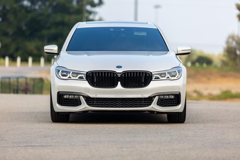BMW 7 Series rental image