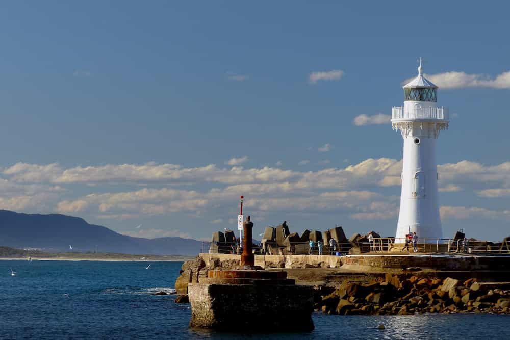 A photo of Wollongong harbour and lighthouse
